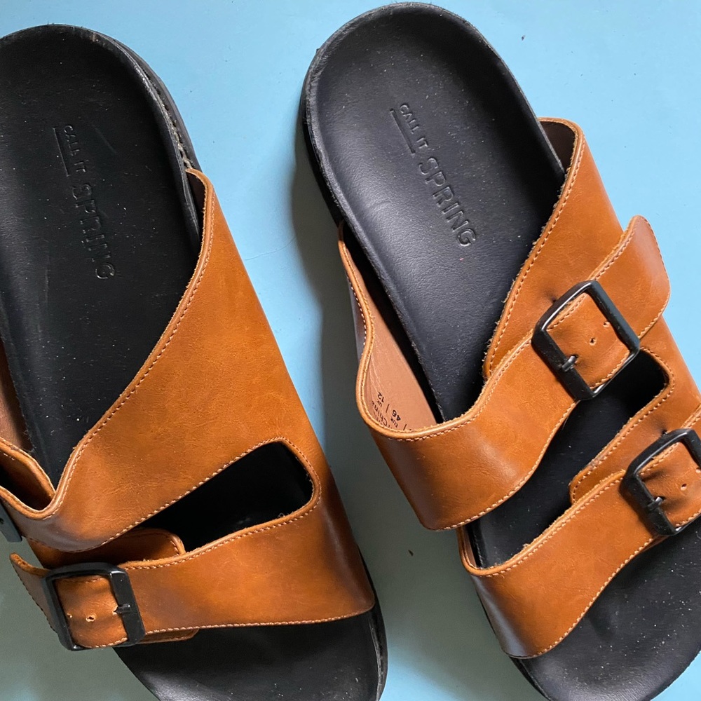 Call it Spring sandals - Picture 5 of 6